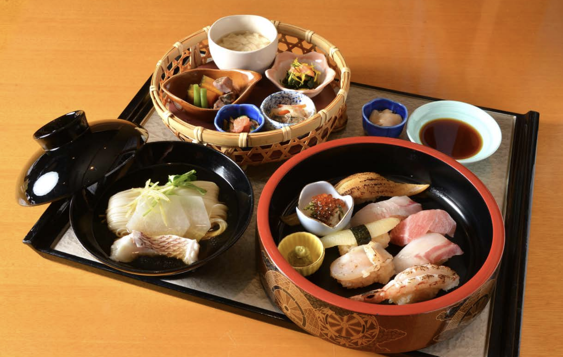 柚子香る鯛と蕪の煮麺とにぎり寿司御膳の画像